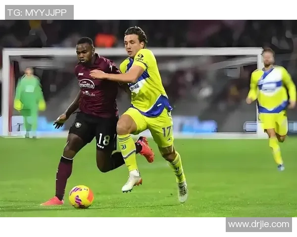 鹿特丹斯巴达主场迎战马斯特里赫全力争胜的精彩对决