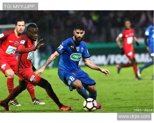 尼奥尔与巴黎的精彩对决结果揭晓赛季走势引人关注 尼奥尔与巴黎的精彩对决结果揭晓赛季走势引人关注