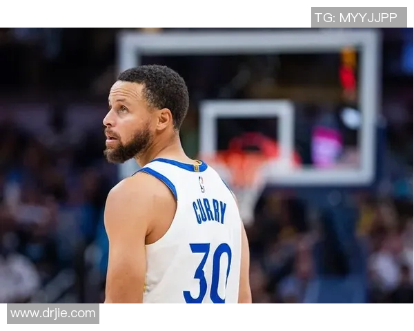 库里在加时赛中展现绝佳表现助勇士逆转开拓者精彩瞬间回顾